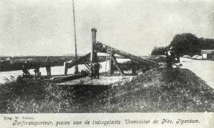 OVI-00001282 de uitloop van de transporteur aan de kade Purmerringvaart